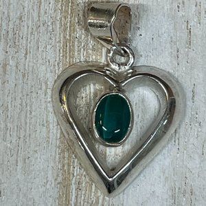 ARTISAN STERLING SILVER GREEN ONYX CABOCHON OPEN HEART SHAPED PENDANT 1" LONG